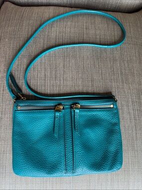 Fossil Teal Pebbled Leather Crossbody Bag EUC